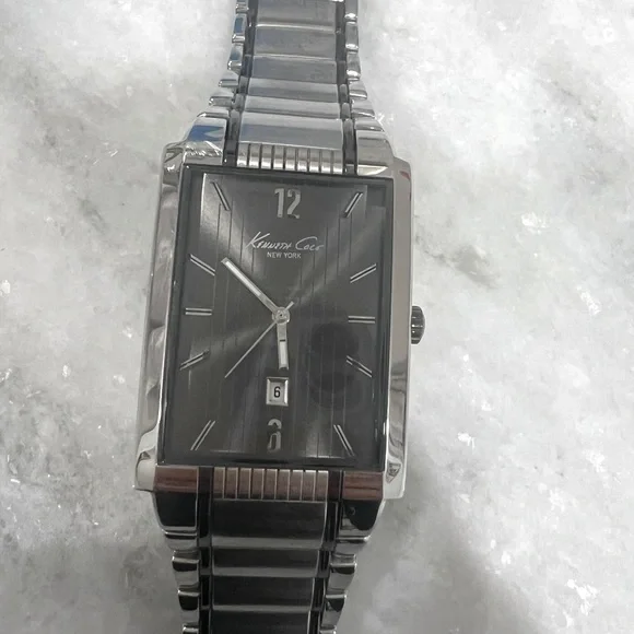 Kenneth Cole watch - Picture 3 of 4